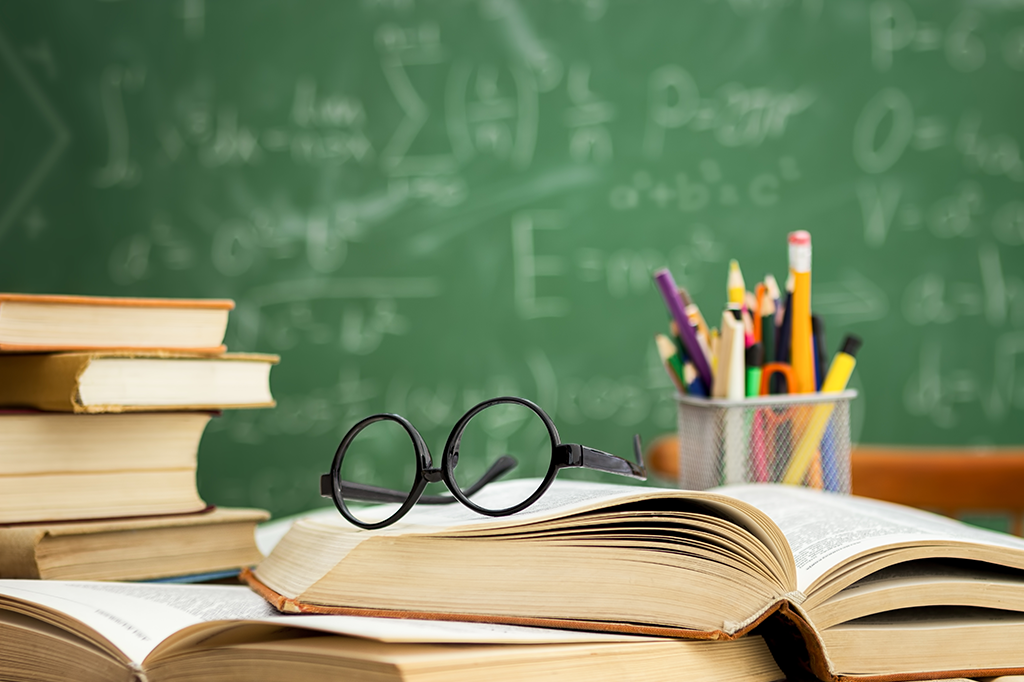 การเขียนรายงานและการใช้ห้องสมุด  / Report Writing and Library Usage